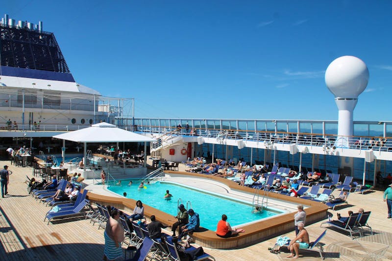 Kreuzfahrtschiff Norwegian Sun Pooldeck - ©Eberhardt TRAVEL