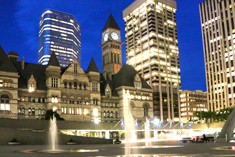 Abendspaziergang in Toronto - altes Rathaus - ©Eberhardt TRAVEL