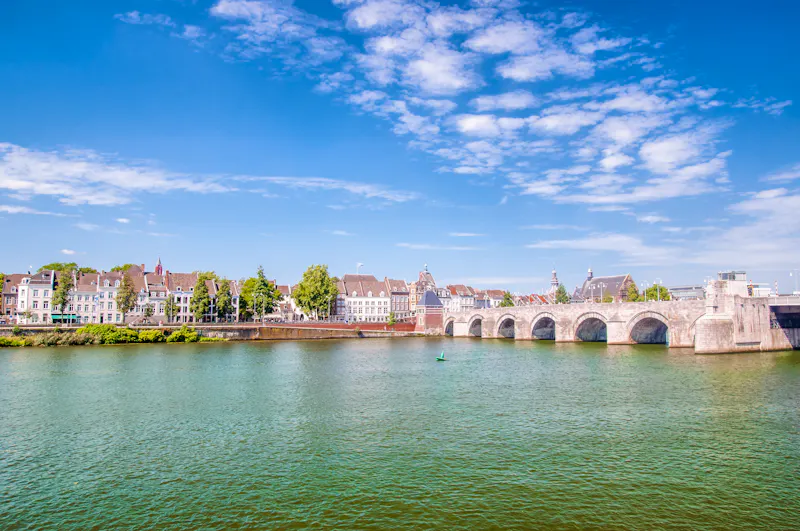 Niederlande - Der Fluss Maas in Maastricht - &copy;©streetflash - stock.adobe.com