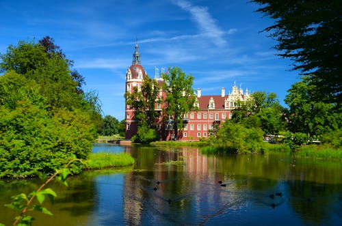 Sachsen - Der grüne Schlosspark in Bad Muskau &ndash; &copy; ©T. Linack - stock.adobe.com