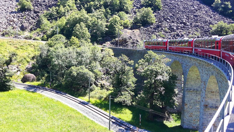 Fahrt mit dem Bernina-Express (Kreisviadukt von Brusio) - ©Katrin Deutschbein