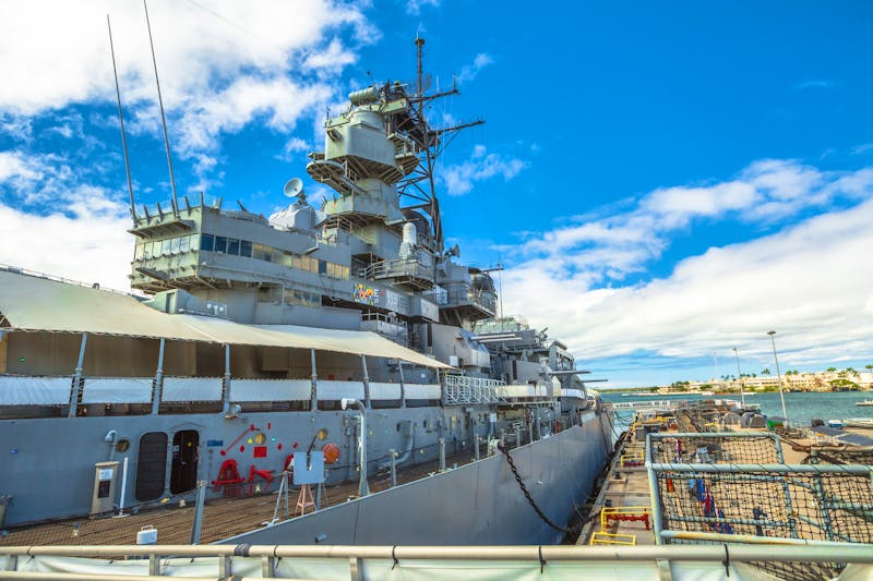 Missouri Battleship Memorial in Pearl Harbor Honolulu Hawaii, Oahu - ©bennymarty - Adobe Stock
