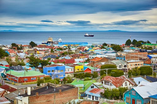 Punta Arenas mit Magellanstraße, Patagonien &ndash; &copy; Ekaterina Pokrovsky - Adobe Stock