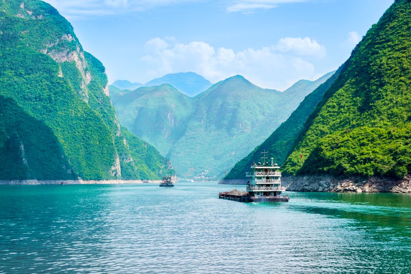 Schiffe auf dem Jangtse, China - ©ddqlb - stock.adobe.com