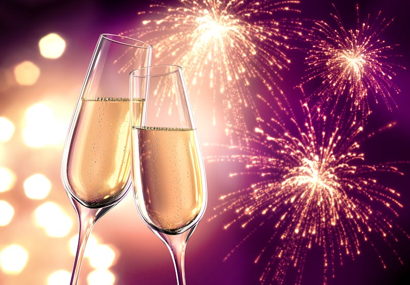 Champagnergläser Violett mit Feuerwerk - ©©psdesign1 - stock.adobe.com
