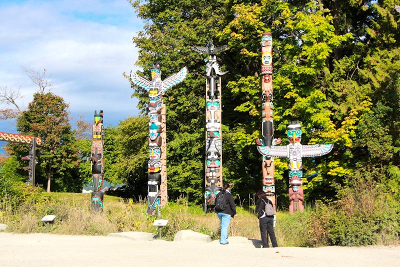 Totempfahl-Sammlung im Stanley Park Vancouver - ©Eberhardt TRAVEL