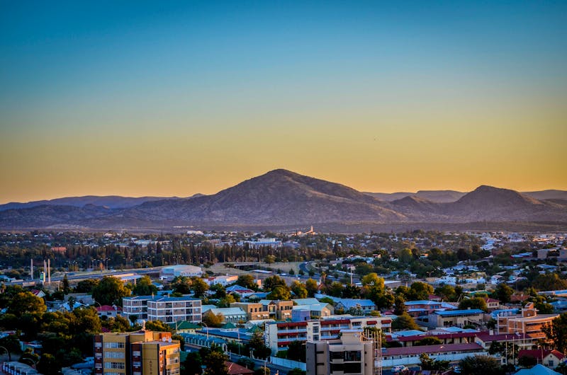 Windhoek am Abend - ©Ronny - stock.adobe.com