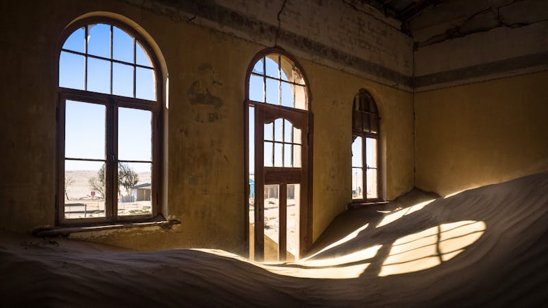 Kolmanskop am Rande des Diamentensperrgebietes der Namib - ©Heiko - stock.adobe.com