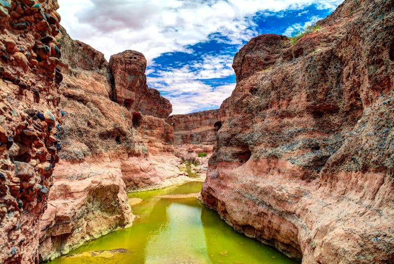 Sesriem Canyon und der Tsauchab Fluss - ©homocosmicos - stock.adobe.com