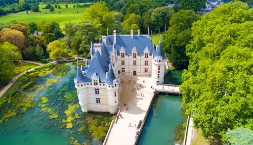 Château d'Azay le Rideau &ndash; &copy; altitudedrone - stock.adobe.com