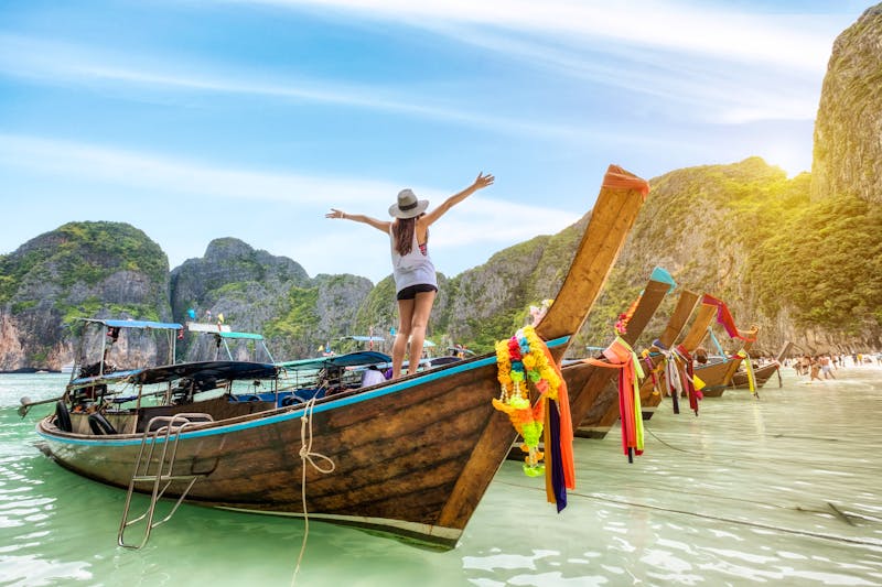Phi Phi Island - Long-Tail-Boote - ©©mumemories - stock.adobe.com