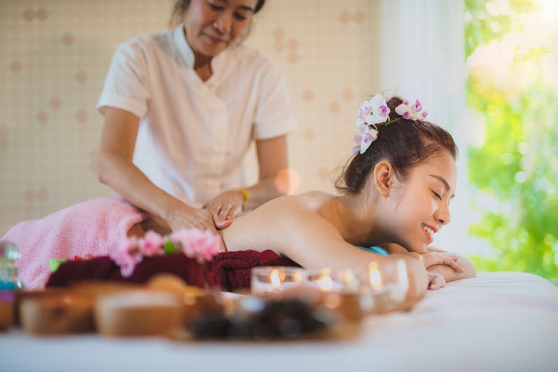 Thai-Massage und Aroma-Therapie - ©©anekoho - stock.adobe.com