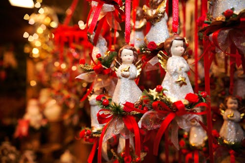 Weihnachtsmarkt - Weihnachtsschmuck &ndash; &copy; ©francescodemarco - stock.adobe.com