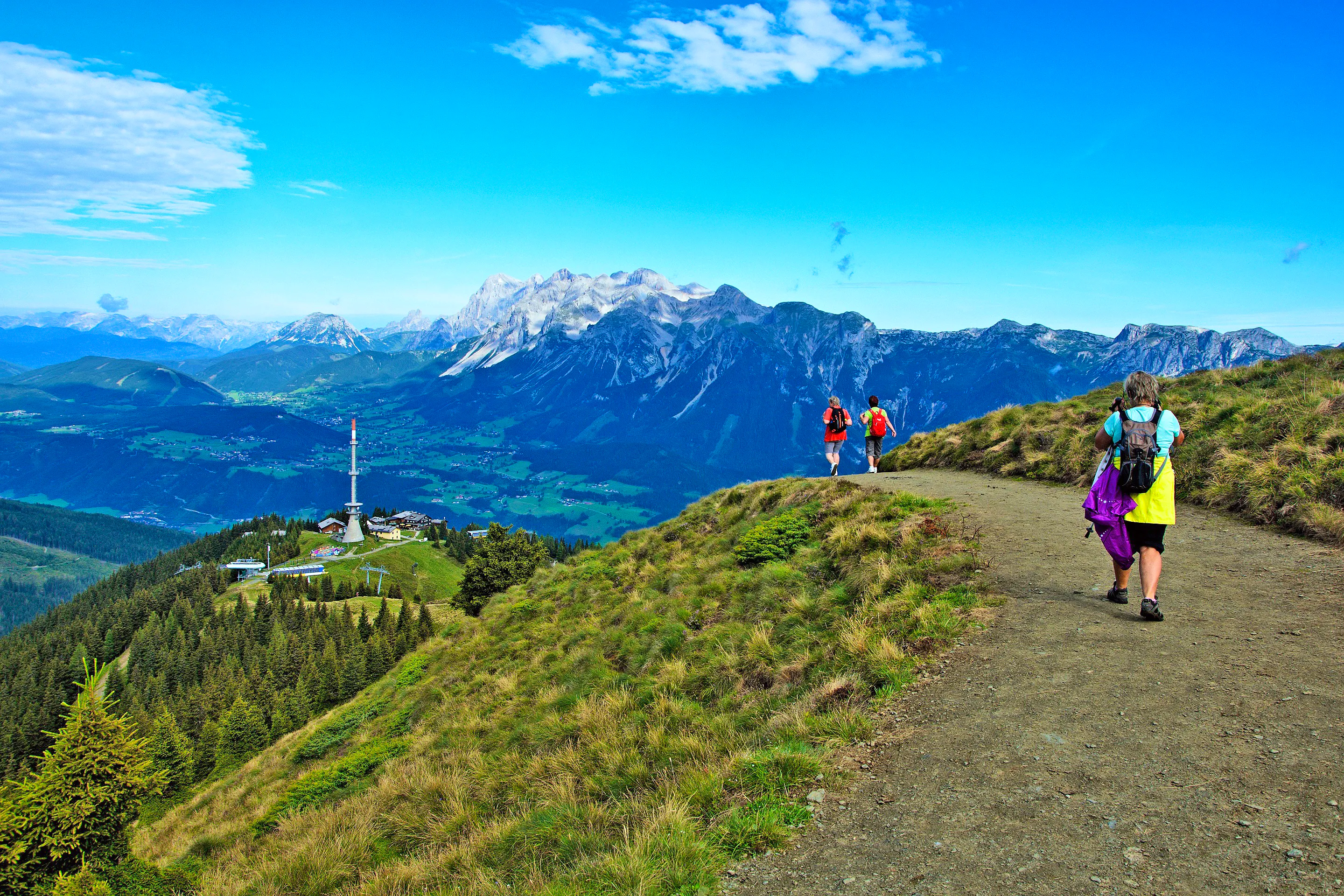 Alpen-Blick auf den Dachstein &ndash; &copy; ©bikemp - stock.adobe.com