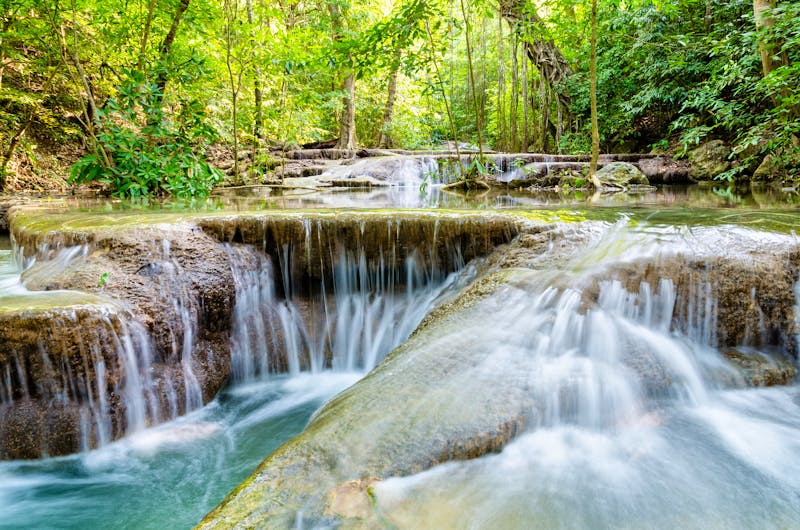 Kanchanaburi - Wasserfälle im Erawan-Nationalpark - ©©yongkiet - stock.adobe.com