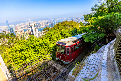 Red Peak Tram nach Victoria Peak &ndash; &copy; bennymarty - stock.adobe.com