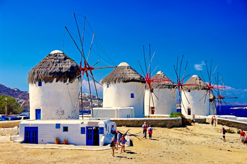 Windmühlen auf Mykonos - ©Freesurf - Adobe Stock
