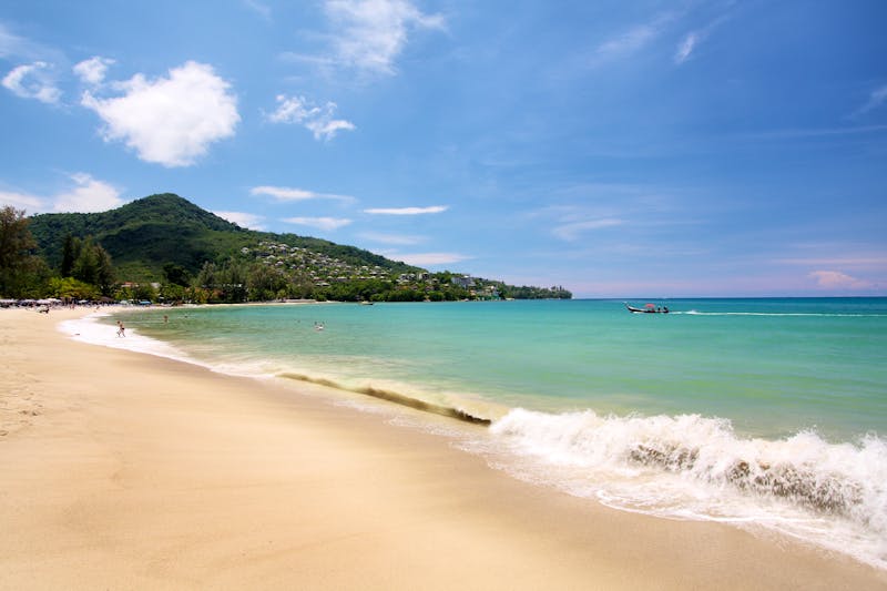 Kamala Beach Resort – Hotelstrand - ©OCEAN RESORT GROUP – Kamala Beach Resort