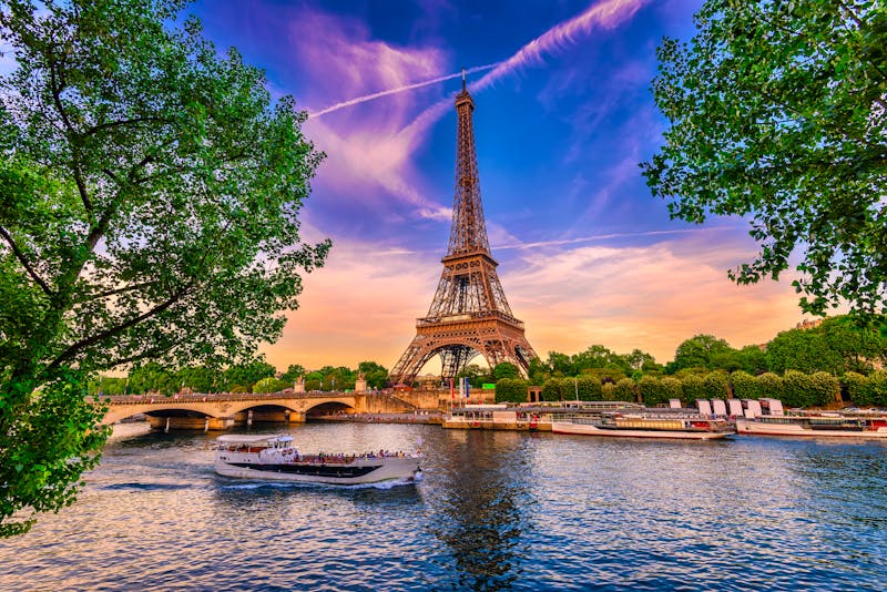 Paris Eiffelturm und Seine bei Sonnenuntergang - ©ekaterina_belova - stock.adobe.com