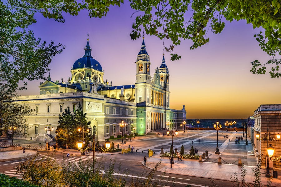 Almuneda Kathedrale in Madrid – © Sean Pavone 2014 - Adobe Stock