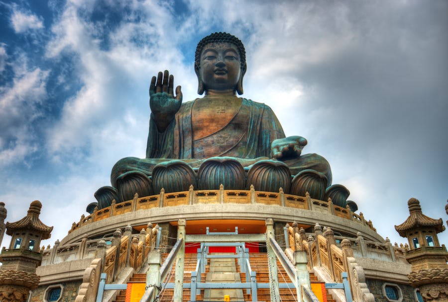 Tian Tan Buddha auf Lantau Island – © SeanPavonePhoto - stock.adobe.com