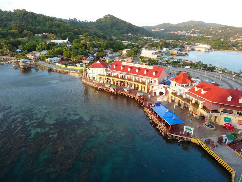 Malerischer Hafen von Roatan - ©Anne Schröder