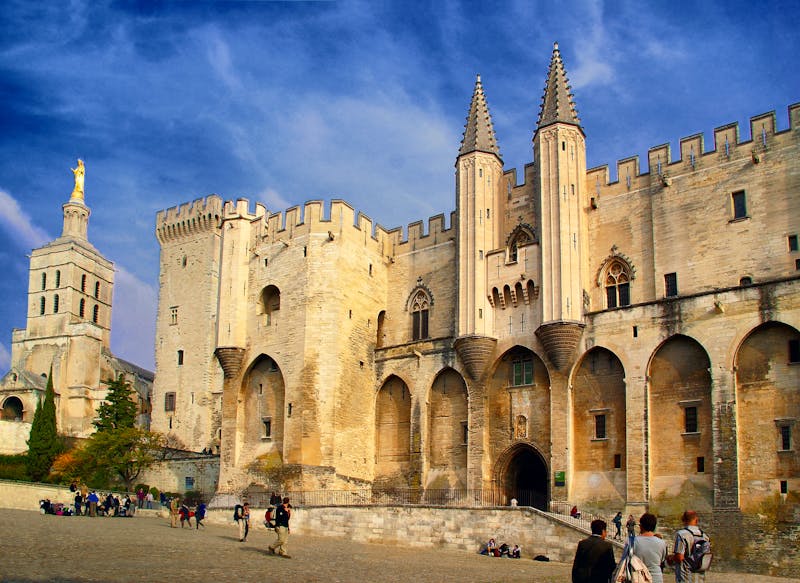 Papstpalast in Avignon - ©lamax - Adobe Stock