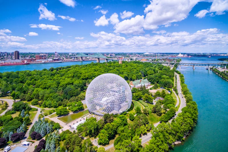 Biosphère und der St. Lawrence-Fluss in Montreal - ©R.M. Nunes - stock.adobe.com