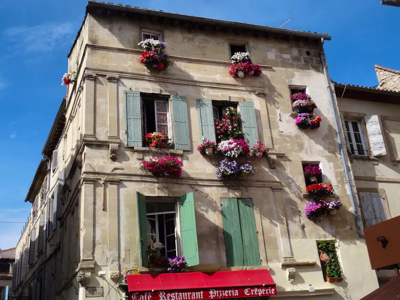 Arles - Fensterschmuck - &copy;Hans-Joachim Trutz