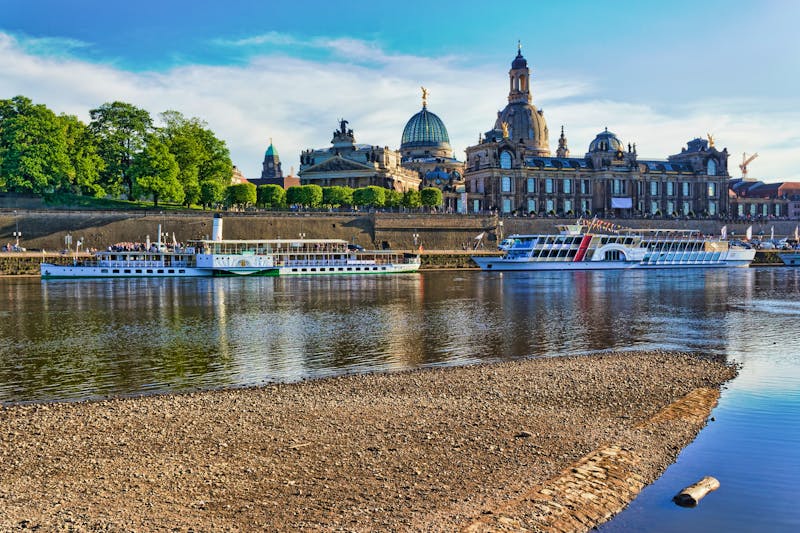 Dresden – Elbpanorama mit Canalettoblick – ©ArTo - stock.adobe.com