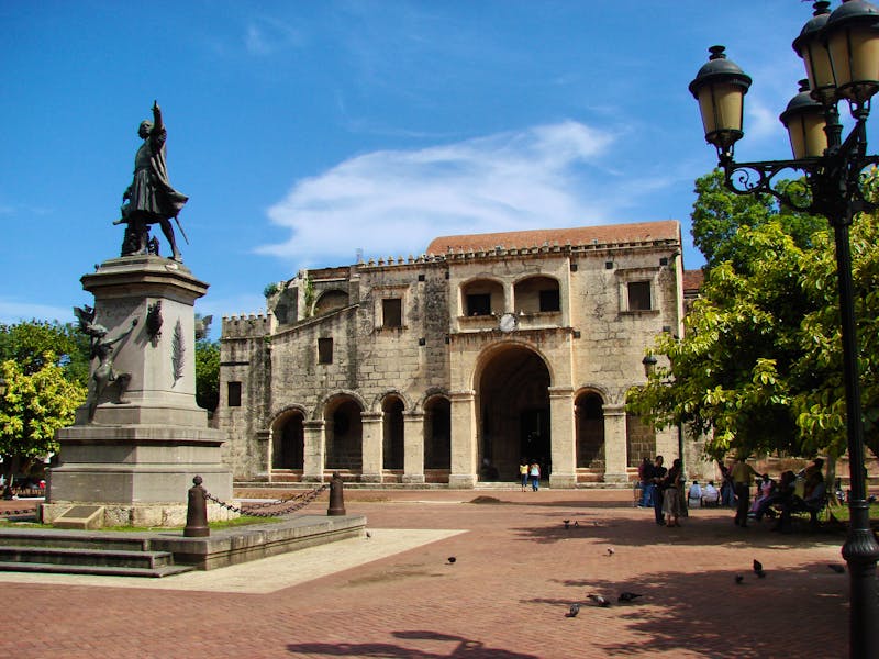 Kathedrale Santo Domingo mit Kolumbus-Statue - ©claude bastard - Adobe Stock