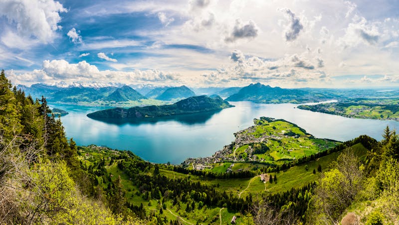 Sicht auf Vierwaldstättersee und Weggis von der Rigi aus - ©djama - stock.adobe.com