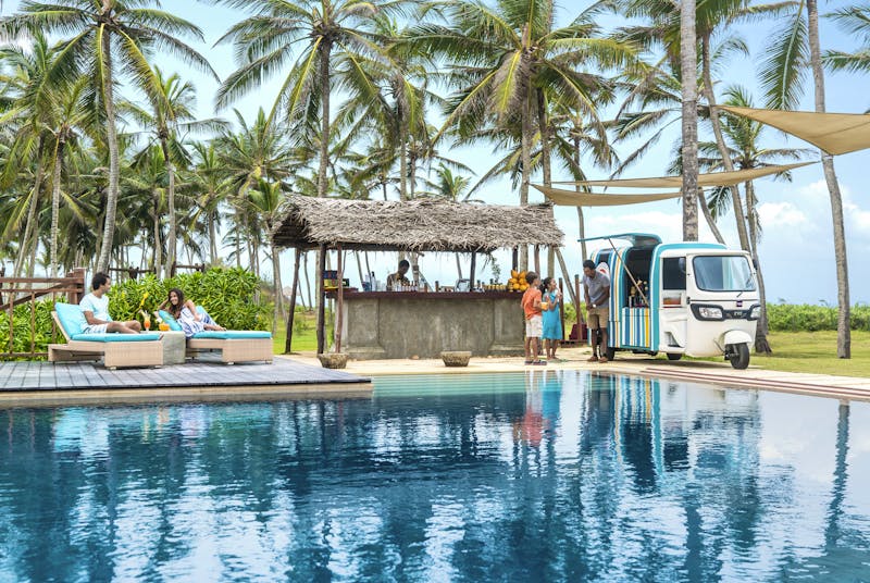 Shangri-La's Hambantota Golf Resort & Spa Poolbar - ©Markus Gortz