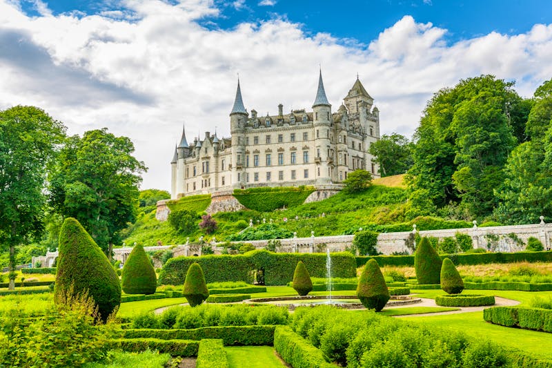Dunrobin Castle - ©A. Karnholz – Adobe Stock