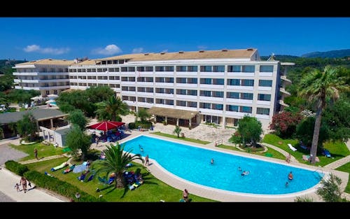 Außenansicht &ndash; &copy; Hotel Elea Beach