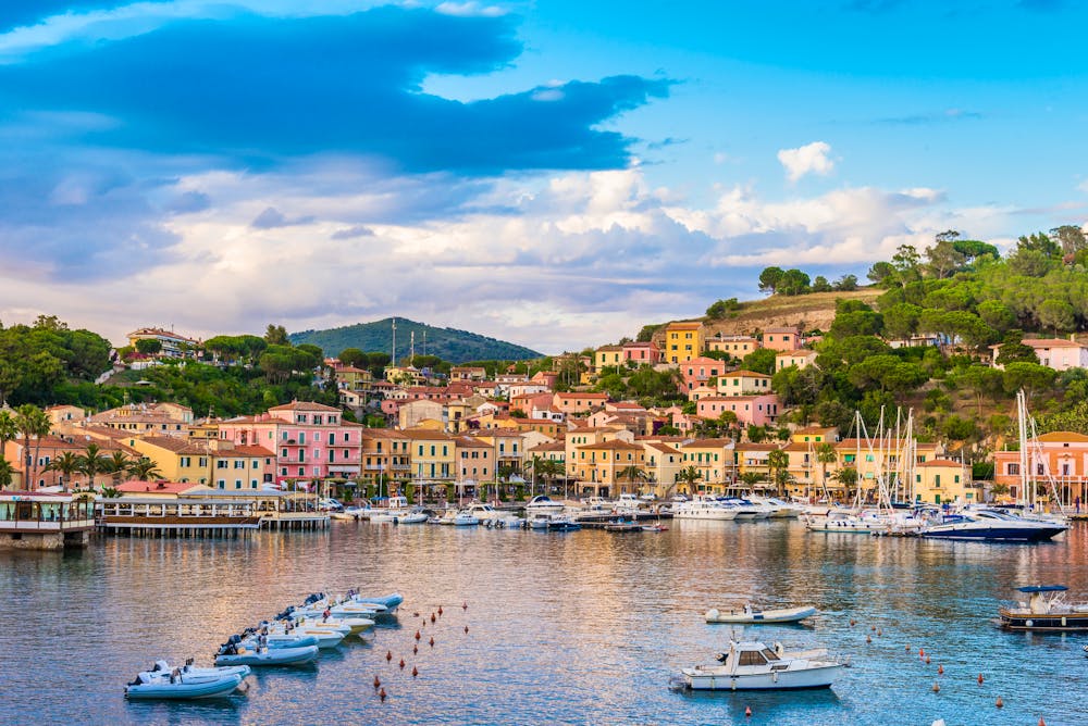 Porto Azzurro auf der Insel Elba - Sonnenuntergang und Blick auf den historischen Hafen &ndash; &copy; ©cristianbalate - stock.adobe.com