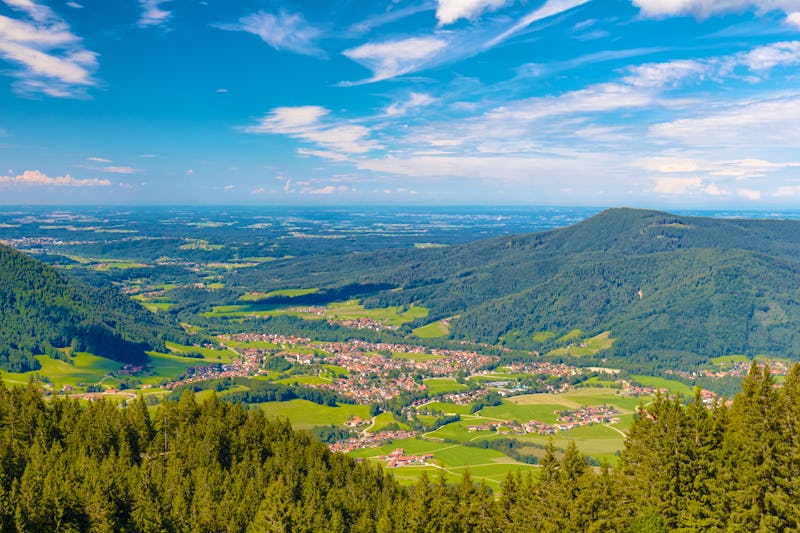 Ruhpolding,Bayern – Blick vom Unterberg auf die Stadt – © ©Jochen Netzker - stock.adobe.com