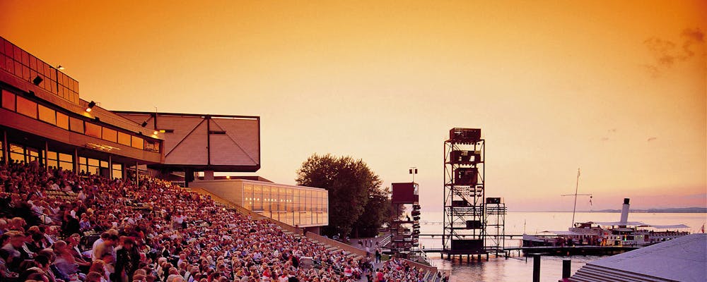 Bregenzer Festspiele – Publikum mit Seebühne – © Bregenzer Festspiele / Markus Tretter