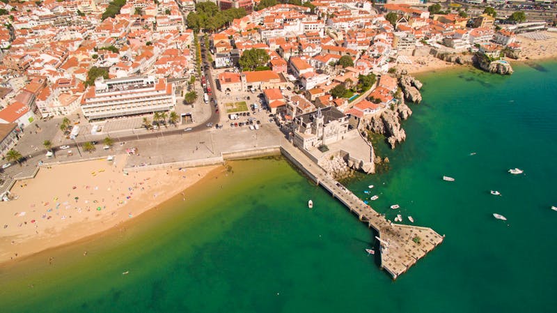 Strand von Cascais – Portugal - ©vitfedotov - stock.adobe.com