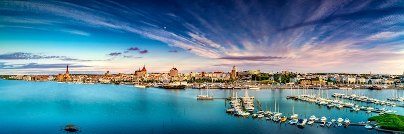 Rostock Stadthafen Panorama – © Dirk Petersen – Adobe Stock