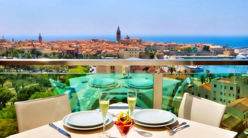 IT_Alghero_Hotel_Catalunya_SkyBar – © Buspaket Derenbach