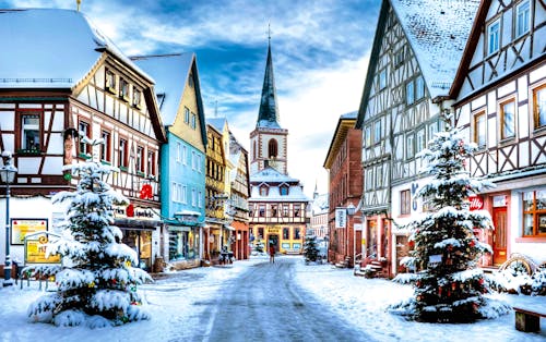 Lohr am Main – Winter im Spessart klein &ndash; &copy; Â©bernd1959 - Adobe Stockphoto