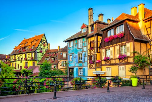 Bunte Fachwerkhäuser in Colmar im Elsass &ndash; &copy; Boris Stroujko - stock.adobe.com