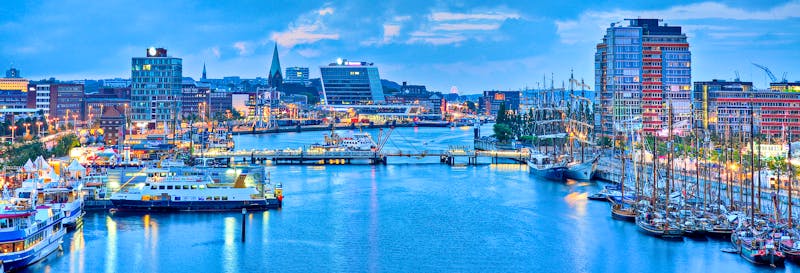 Kieler Hafen am Abend - ©Marco2811 - stock.adobe.com