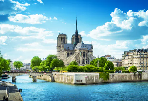 Notre Dame in Paris &ndash; &copy; Iakov Kalinin - stock.adobe.com