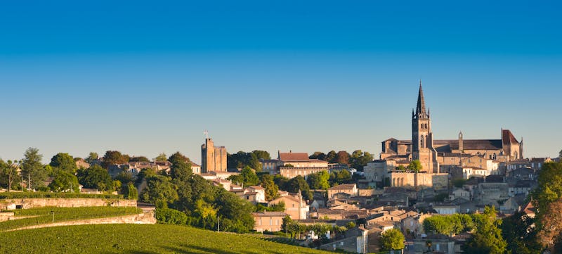 Blick auf Saint-Emilion nahe Bordeaux - ©FreeProd - stock.adobe.com