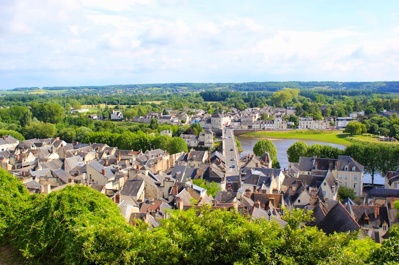 Blick von der Festung Chinon auf die Stadt Chinon mit Loire - ©rbkelle - stock.adobe.com