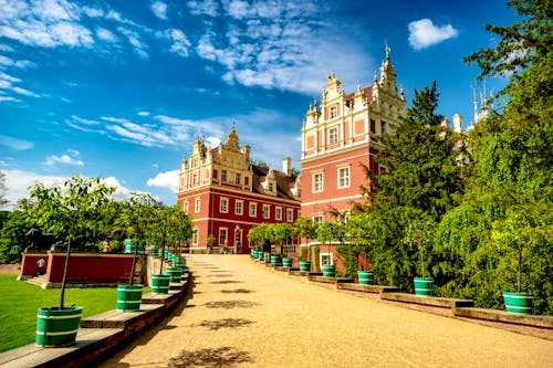 Neues Schloss Bad Muskau &ndash; &copy; Mike Mareen - Adobe Stockphoto