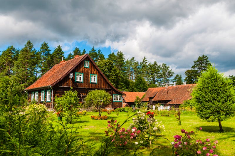 typischer polnischer Bauernhof - ©majonit – stock.adobe.com