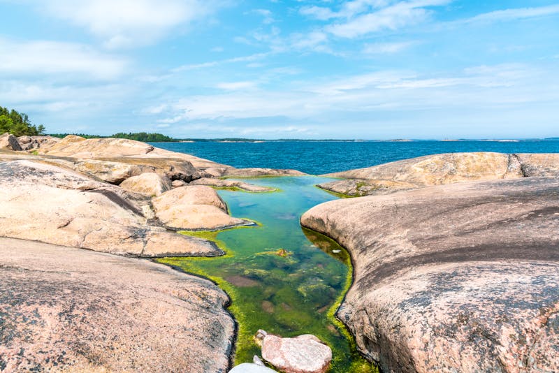 Schwedens Steinküste Västervik - ©dmaphoto – stock.adobe.com